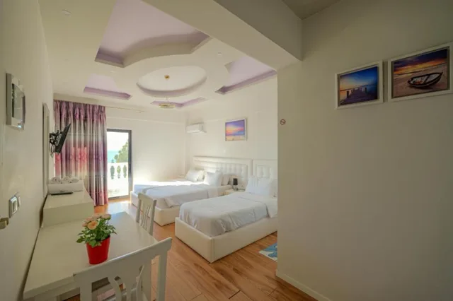 غرفة ثلاثية بإطلالة على البحر، Hotel Iliria Sarande 4/4