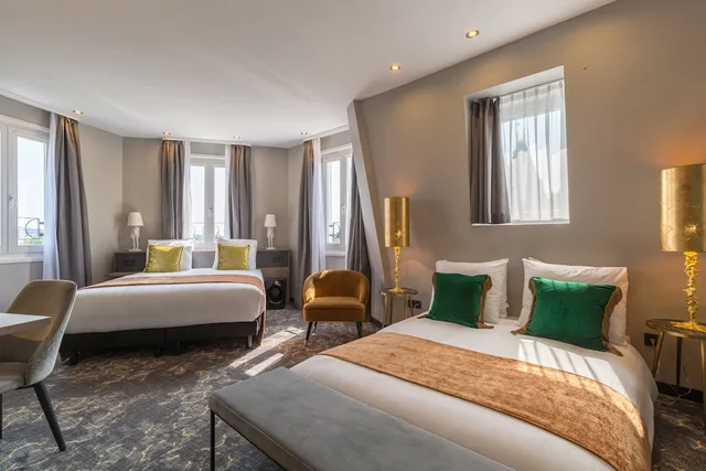 غرفة مريحة رباعية، Leonardo Hotel Amsterdam Museum Quarter 1/4