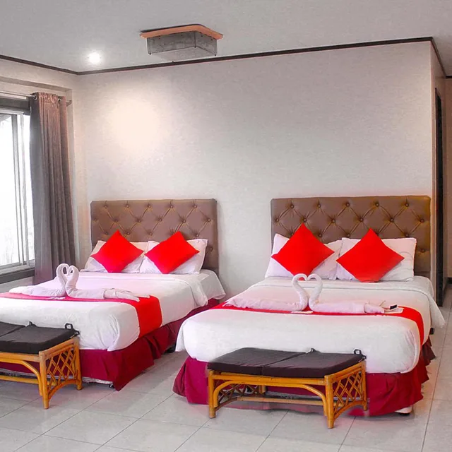 غرفة عائلية، Humberto's Hotel 2/7