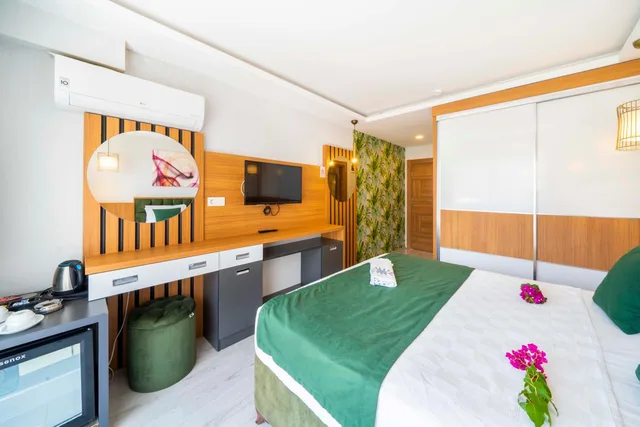 Deluxe, Double Bed, Side Sea View، Mogons Exclusive 6/9