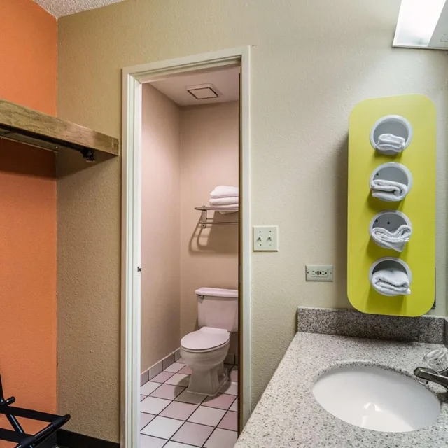 غرفة بسريرين كوين للمدخنين، Motel6 Libertyville, IL 9/10