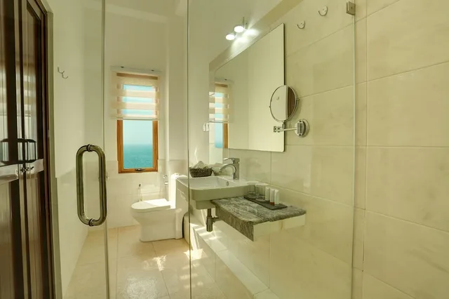 غرفة سوبيريور بسرير كينج بإطلالة على البحر، Morven Hotel Colombo 7/7