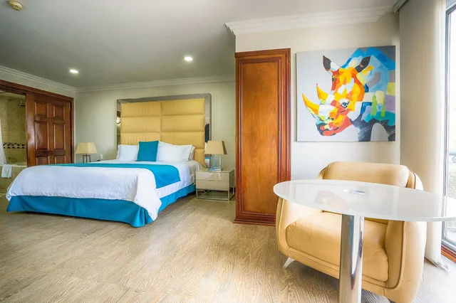 غرفة ديلوكس بسرير كينج وسرير فردي وثلاثة أسرّة، Windsor Barranquilla Hotel 2/8