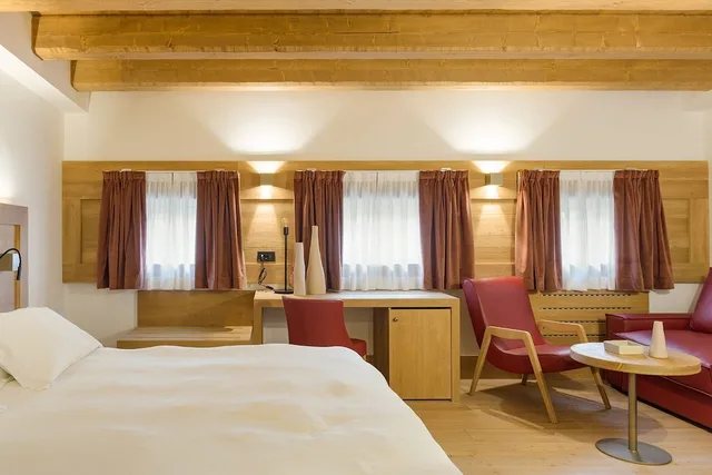 جناح ملكي بإطلالة على المدينة بغرفة نوم واحدة بحوض استحمام، Royal Hotel Cortina 2/4