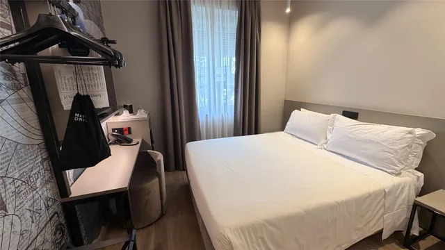 غرفة كومفورت بسرير كوين، Hotel Astoria, Sure Hotel Collection by Best Western 1/3