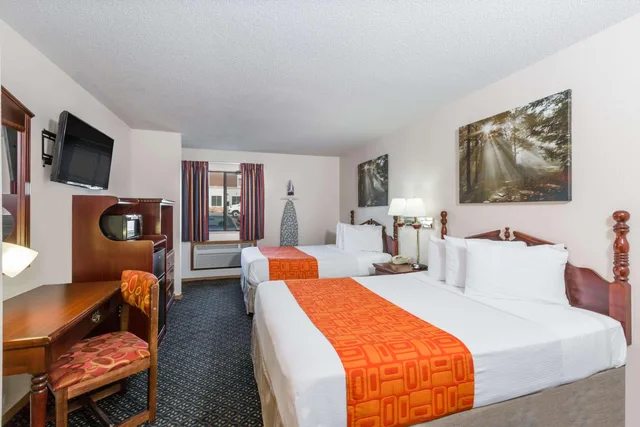 جناح بسريرين كوين، Howard Johnson by Wyndham Wichita Airport 1/1