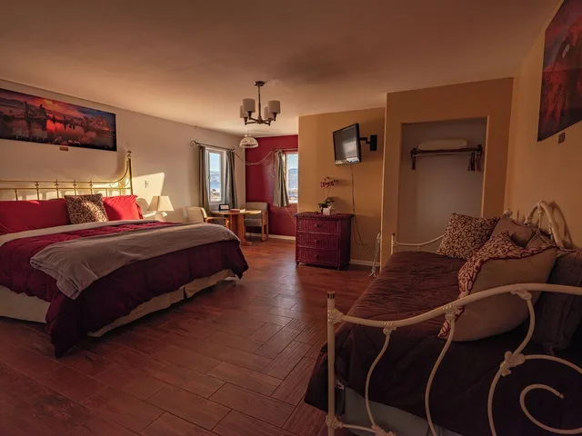 Bryce Trails Bed and Breakfast, Cedar City 10/50