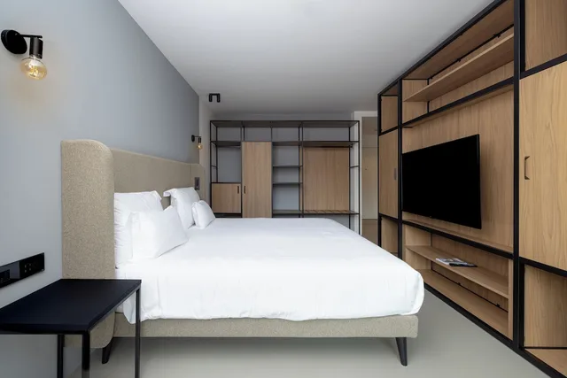 شقة إليت بسرير كينج مع أريكة، Hortenberg Homes 2/5