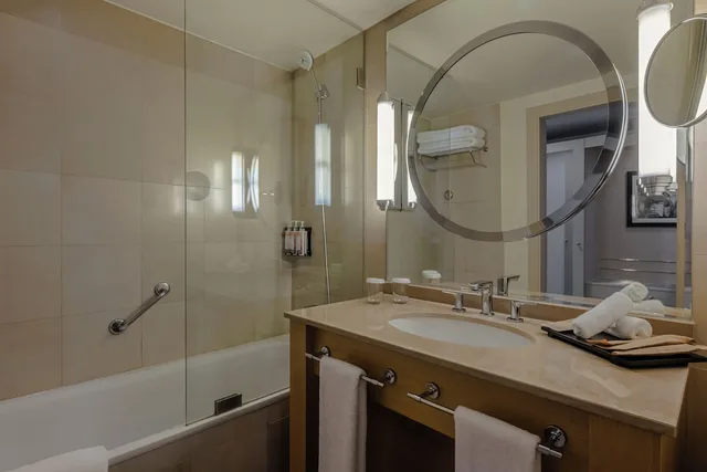 غرفة متصلة عائلية بسريرين مزدوجين، Movenpick Hotel Beirut 10/10