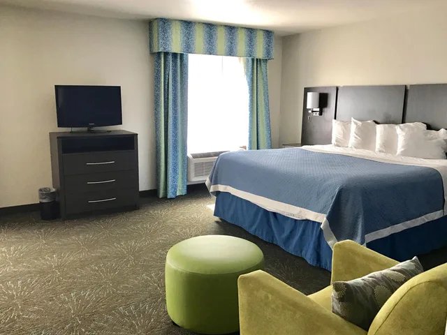 جناح استوديو بسرير كينج مع أريكة، Days Inn & Suites by Wyndham East Flagstaff 5/7