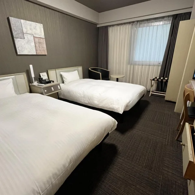 غرفة قياسية بسريرين منفصلين للمدخنين، Hotel Route Inn Tokyo Ikebukuro 1/5
