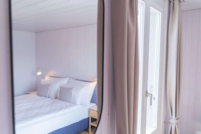 Charming, Double Bed، La Belle Vue Boutique Hotel And Cafe 2/2