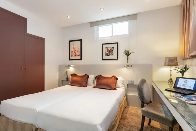 غرفة قياسية بسرير كوين، Globales Acis And Galatea Hotel 1/8