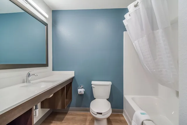 غرفة قياسية بسريرين كوين، WoodSpring Suites Linden 4/4