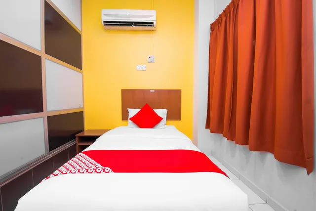 Deluxe, Single, Oyo 582 Hotel Walk Inn 1/3