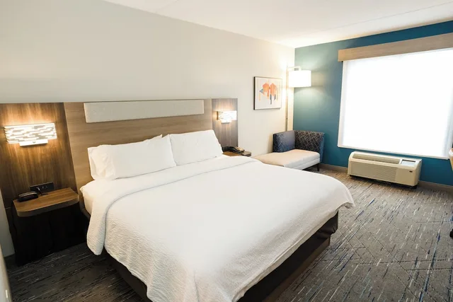 غرفة قياسية بسرير كينج لذوي الإعاقة، Holiday Inn Express Hotel Suites Kodak East Sevierville 1/4