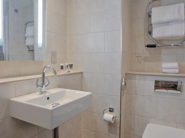 غرفة كلاسيكية مزدوجة، Sunday Box Hill Burford Bridge Hotel 3/4