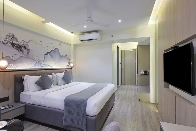 Executive, King Bed, Hotel President 1/10