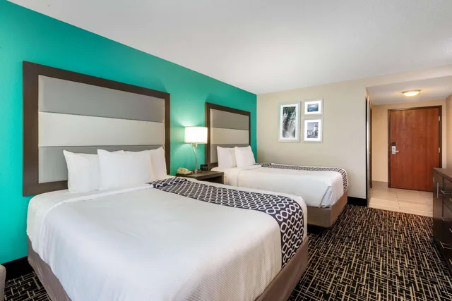 غرفة بسريرين كوين لذوي الإعاقة، La Quinta Inn & Suites by Wyndham Batavia 9/10