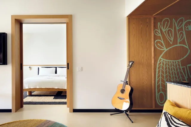 جناح بسرير كينج بغرفة نوم واحدة مع أريكة، FENIX HOTEL 5/5