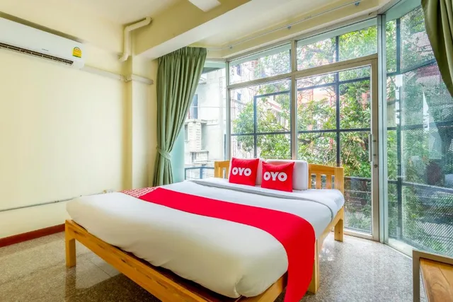 Private, Double Bed, Shared Wing، OYO 928 Leaf Hostel 1/5