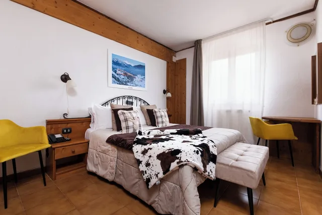 Room, Twin Beds, Hotel Iris 5/7