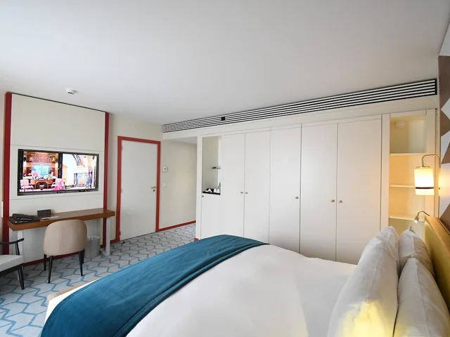 Luxury, King Bed, Lagoon View, Balcony، Sofitel Abidjan Hotel Ivoire 1/4