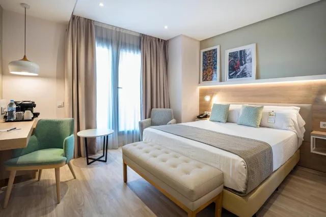 غرفة كومفورت بسرير مزدوج، ZT The Golden Hotel Barcelona 1/2