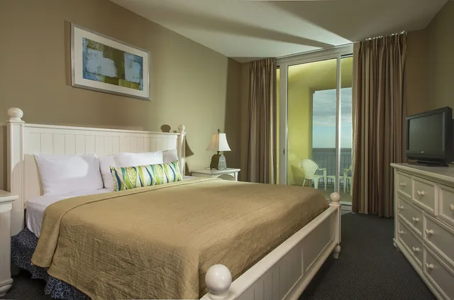 3 Bedrooms, Suite, King Bed, 4 Double Beds, Ocean Front, Sofa، Avista Resort 4/8