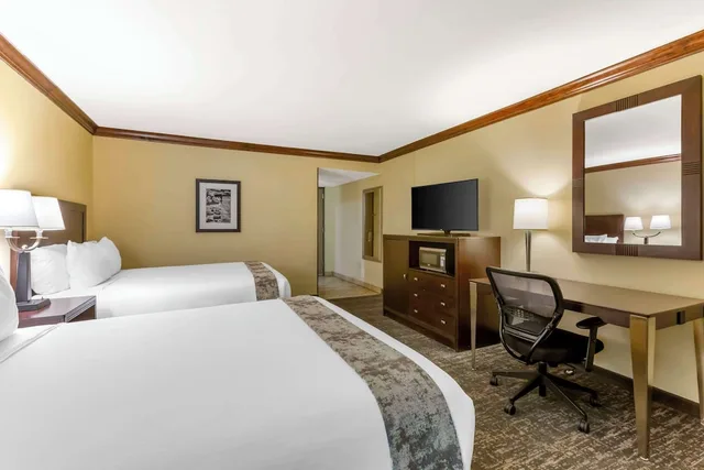 غرفة قياسية بسريرين كوين يُسمح فيها بالحيوانات الأليفة، Best Western Plus Raton Hotel 4/7