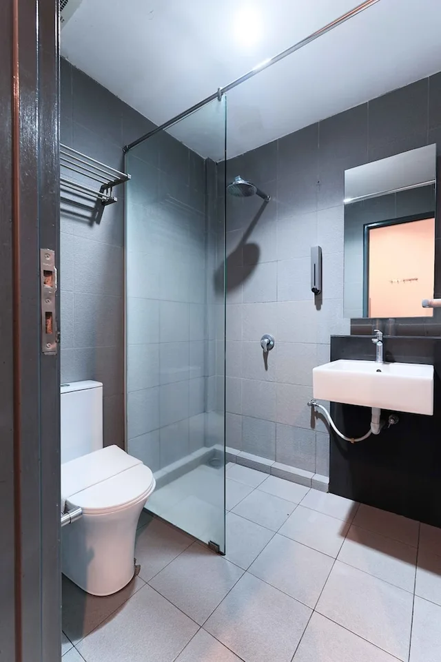 غرفة ديلوكس بسرير مزدوج وسريرين منفصلين، T+ Hotel Sungai Korok 7/7
