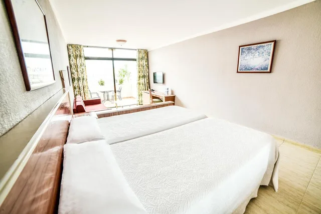 غرفة بسرير مزدوج أو سريرين منفصلين مع سرير إضافي، Hotel Beatriz Playa & Spa 3/10