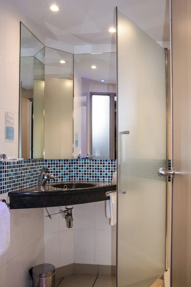 جناح بسرير كوين بشرفة، HOLIDAY INN EXPRESS TOULOUSE AIRPORT 5/6