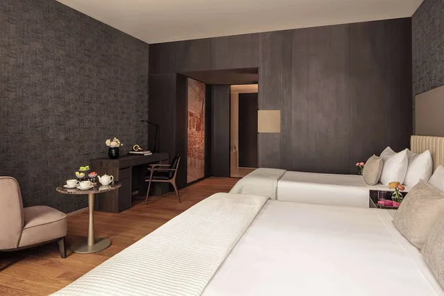غرفة بريميوم ثلاثية، Anantara Grand Hotel Krasnapolsky Amsterdam 1/2