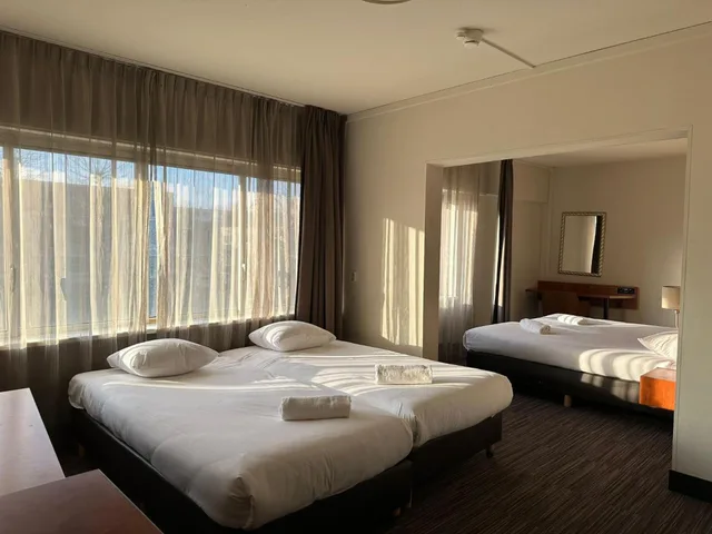 غرفة رباعية بأربعة أسرّة وسريرين منفصلين، Westlake Hotels Amsterdam 4/4
