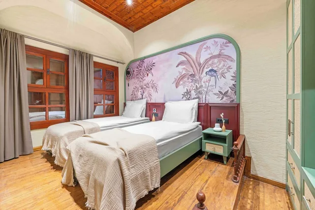جناح بسرير كوين وسريرين منفصلين بشرفة، Belmondo Suites Old Town Antalya 2/6