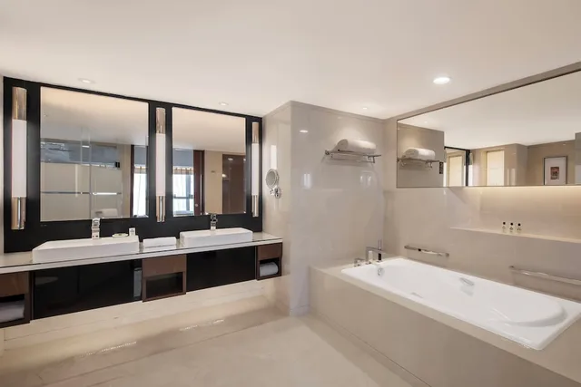 جناح جونيور بسرير كينج بإطلالة على المدينة في طابق مرتفع، Intercontinental Shanghai Pudong 2/3