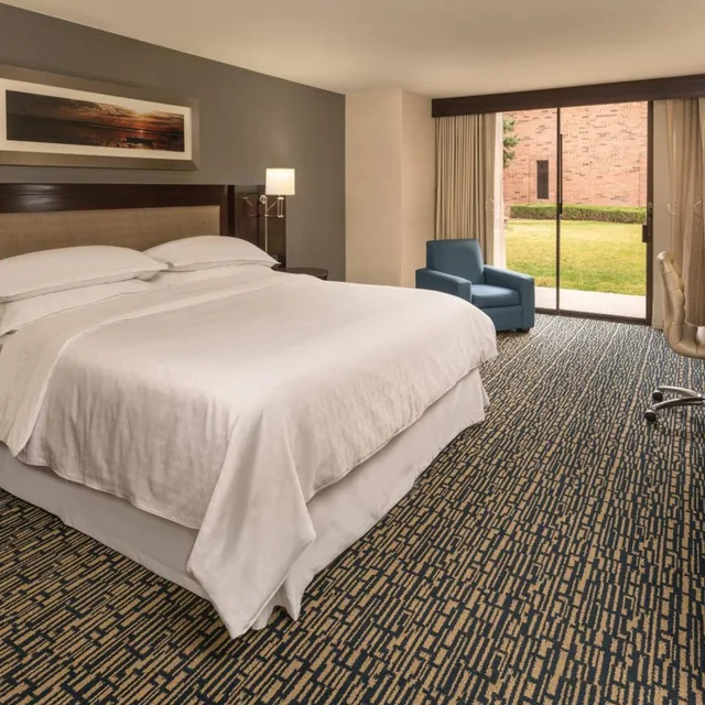 غرفة سوبيريور بسرير كينج، Sheraton Salt Lake City Hotel 3/10