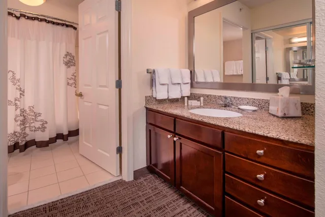 جناح بسرير كوين بغرفتي نوم، Residence Inn Alexandria Old Town Duke Street 2/5