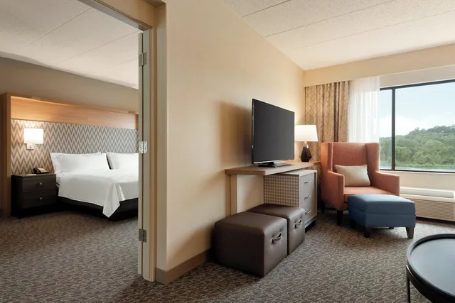 جناح بسرير كينج، Holiday Inn Hotel Suites Council Bluffs I 29 3/5