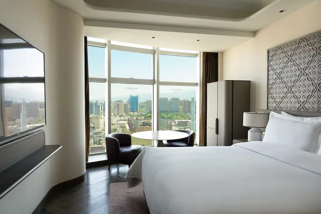 غرفة تنفيذية بإطلالة على الجبل مفردة بسرير كينج، Conrad Urumqi 2/3