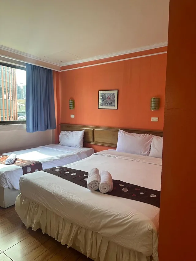 غرفة ثلاثية، Asia Inn Bangkok 1/2