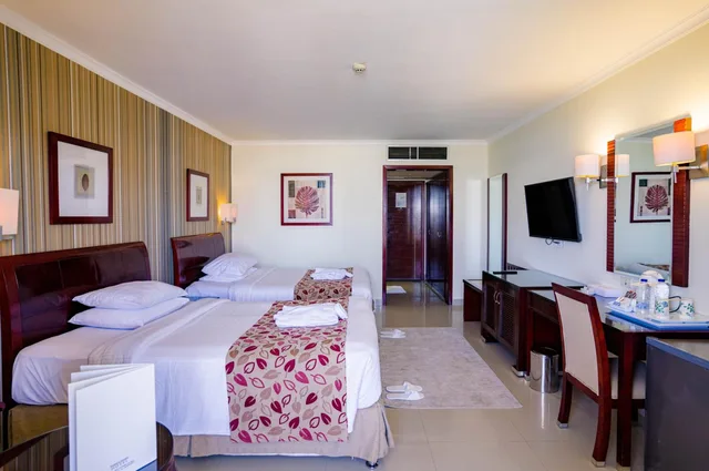غرفة ديلوكس ثلاثية بإطلالة على البحر، Marina Sharm Hotel 2/9