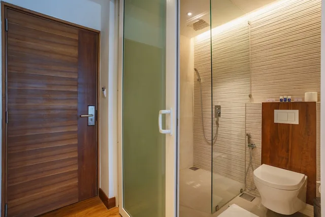 Coastal, Deluxe, King Bed, Balcony، Camelot Beach 4/6