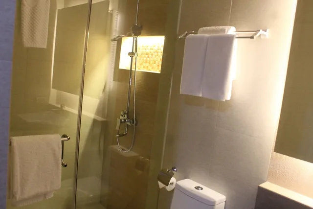 غرفة ديلوكس بسريرين منفصلين، Kew Hotel 4/4