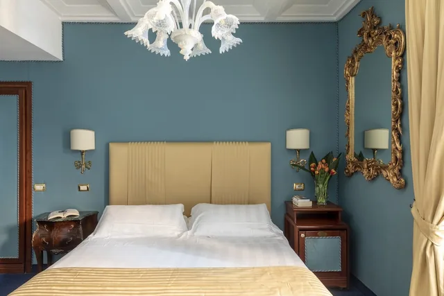 غرفة قياسية ثلاثية بسرير كينج وسرير فردي، Hotel Scalinata Di Spagna 3/10