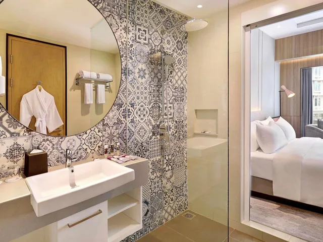 غرفة ديلوكس بسرير كينج وسرير كوين، Mercure Samarinda 5/6