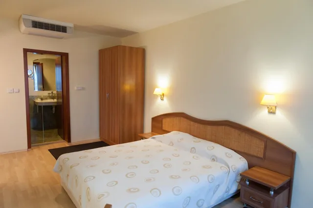 جناح عائلي بشرفة، Hotel Astrea 1/5