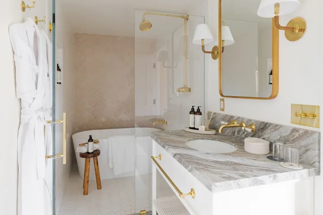 Premier, King Bed, Bathtub, Garden Area، Villa Mara Carmel by the Sea 1/2