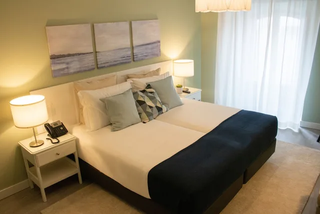 غرفة بسريرين منفصلين، Kavia Hotel do Largo 2/4